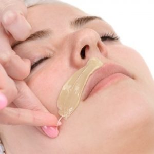 Épilation du visage (lèvres, menton, joues) à Sarcelles. Technique douce pour une peau lisse et éclatante.